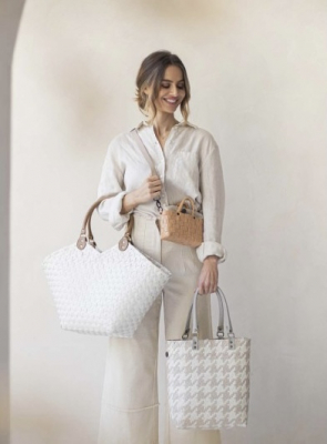 Handed By Shopper / SWEETHEART / Ecru - Weiß